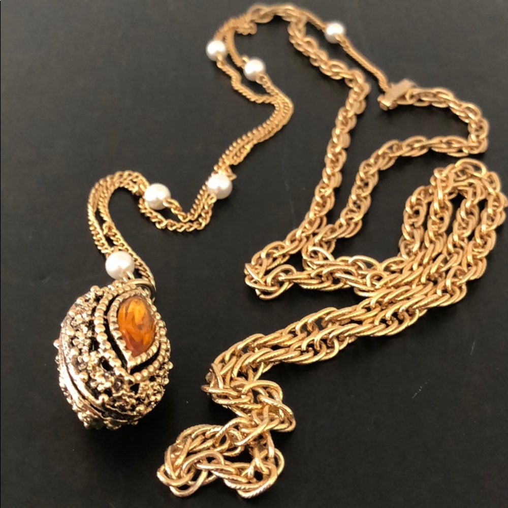 VINTAGE AMBER MARQUIS PENDANT W/PEARLS